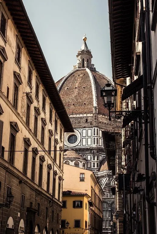 Duomo White Suite Florence Apartment