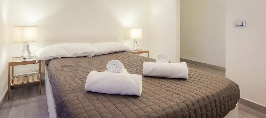 Duomo White Suite Florence Apartment